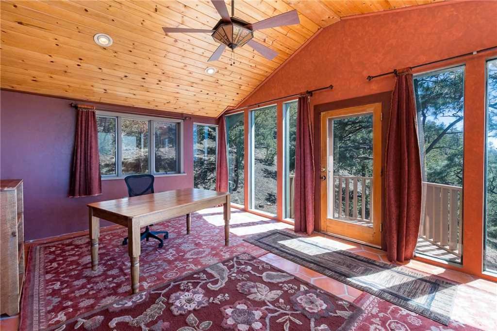 Holiday home Summit Sanctuary, 3 Bedrooms, Sleeps 8, Mountain Views